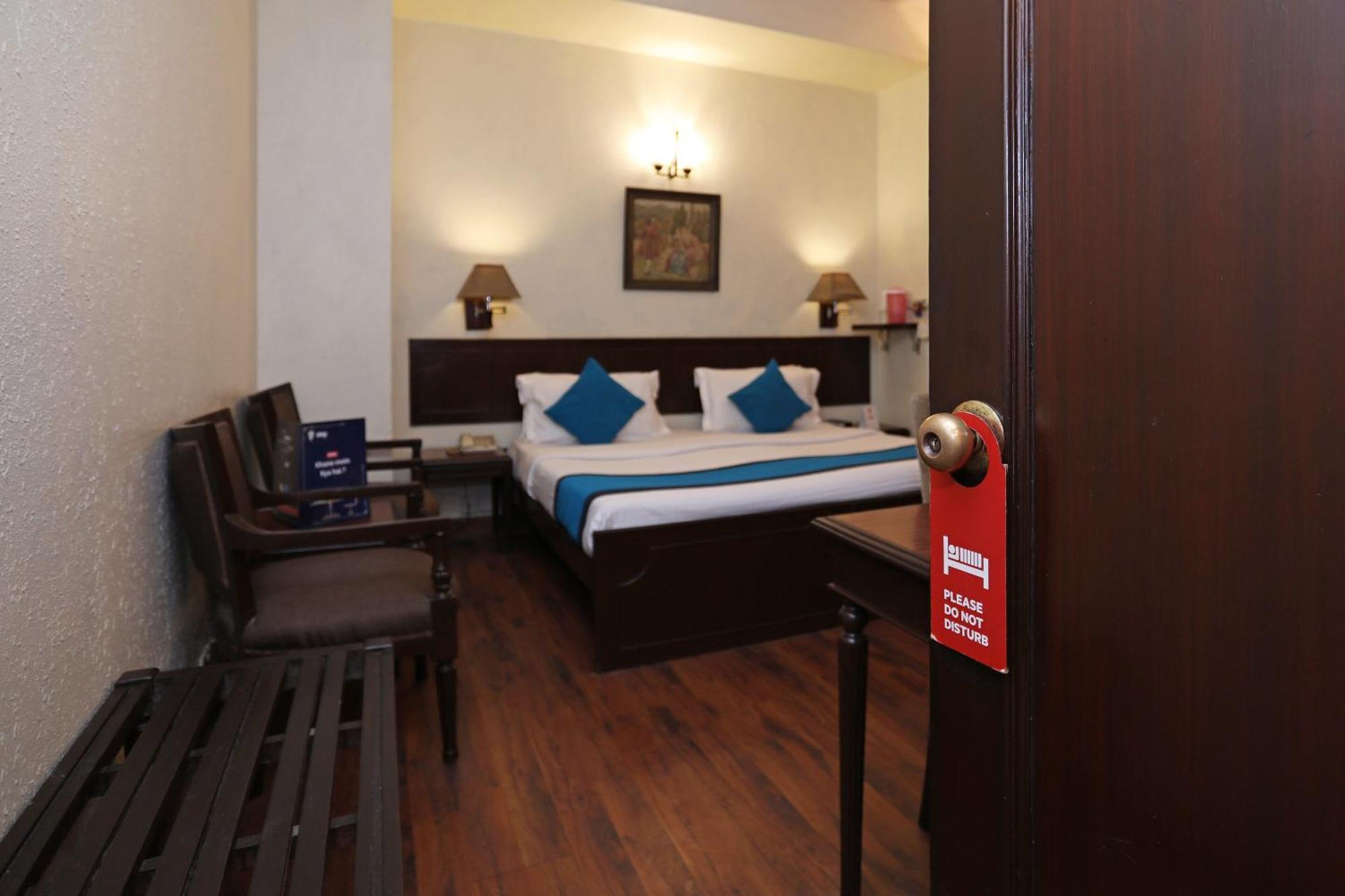 Collection O Hamilton Hotel New Delhi Buitenkant foto